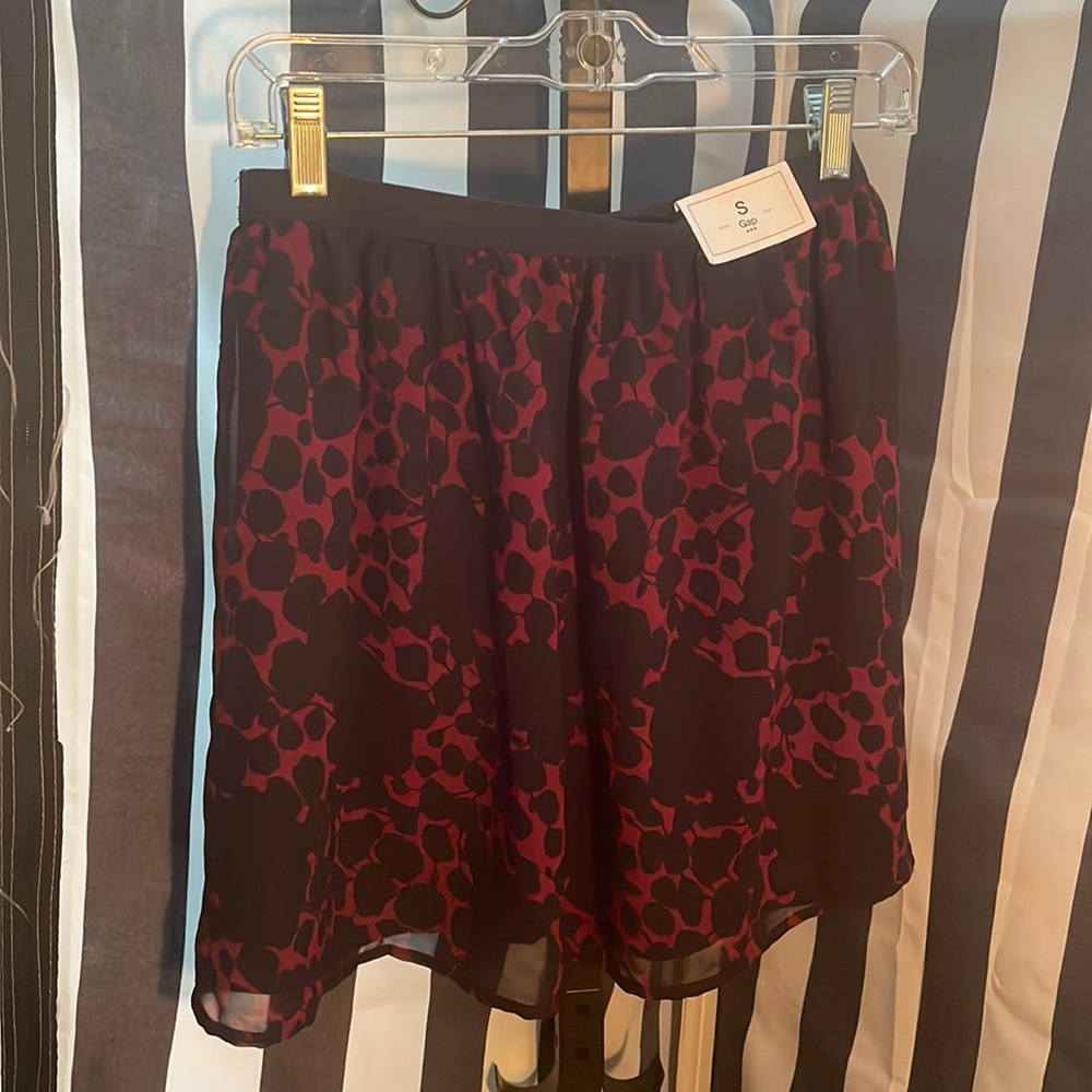 Flowy Gap Skirt
